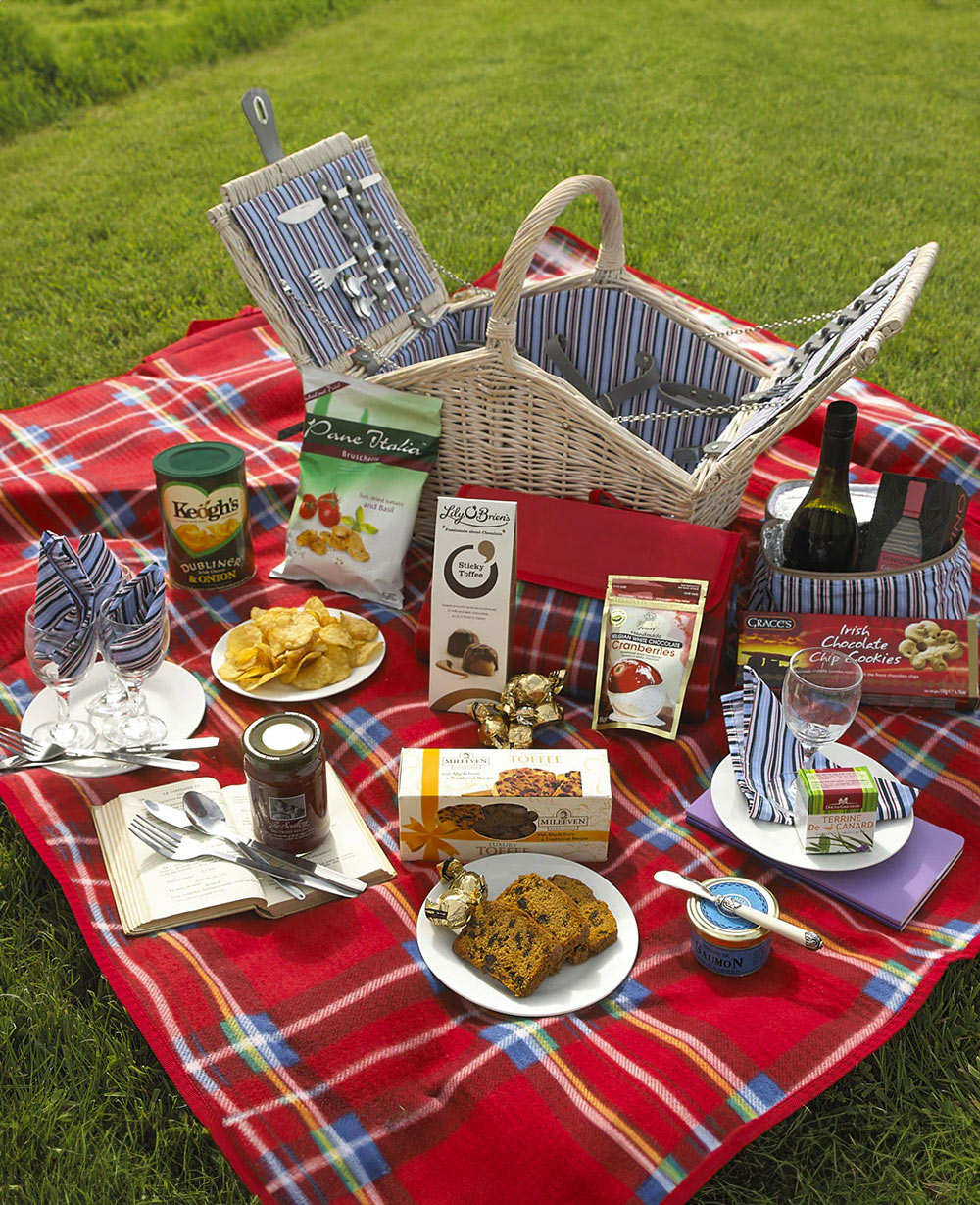 The Perfect Picnic Basket Gift Hamper<br/>(Corporate Gifts)